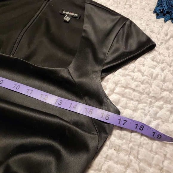 Le Chateau ruched dress - Picture 4 of 6